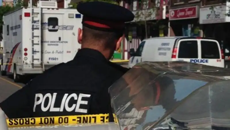 Семь человек получили ножевые ранения при нападении неизвестных в Торонто