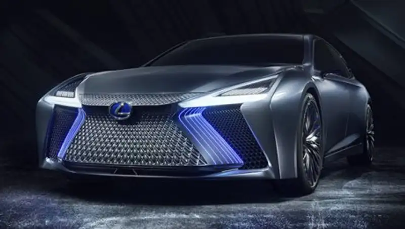Седан Lexus LS получил обучаемый автопилот