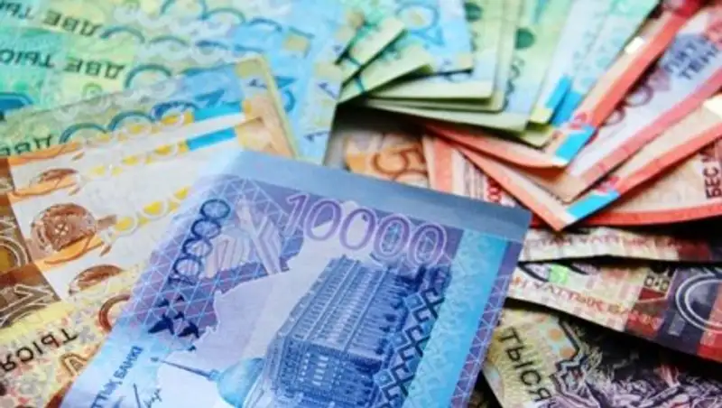 Информацию о сборе денег на школьные выпускные прокомментировали в МОН РК