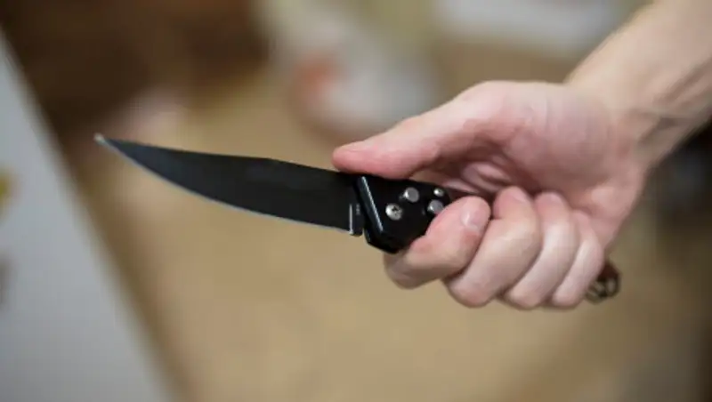 Грабитель ударил продавщицу ножом в Костанае