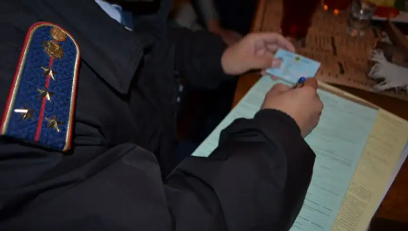 Назарбаев подписал указ о проведении внеочередной аттестации полицейских