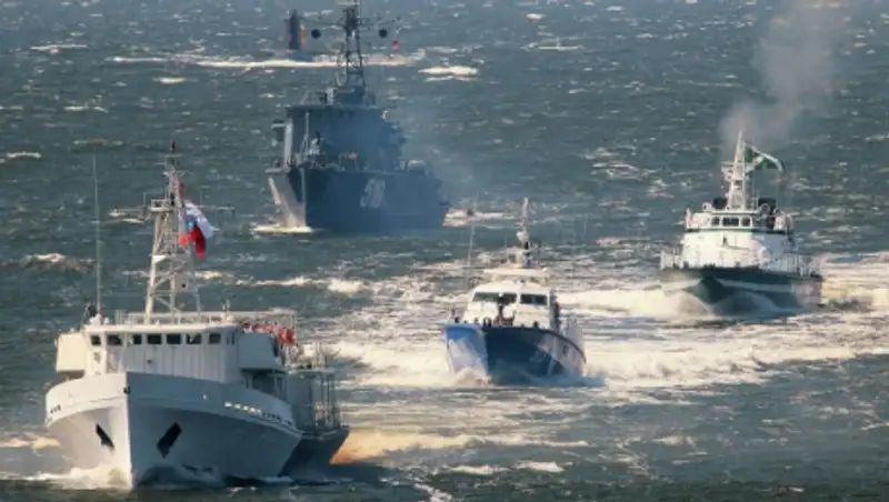 Главком ВМС США: Россия и Китай бросили вызов американскому флоту