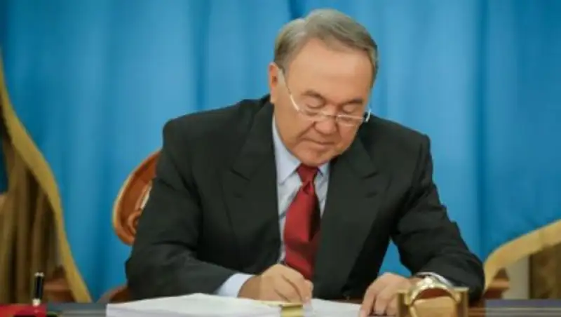 Глава государства ратифицировал поправки к соглашению о займе АБР