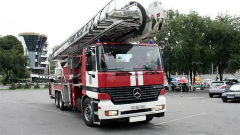 Пожарные Алматы провели учение на рынках