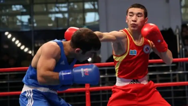 Казахстанский боксер Махметов выиграл «золото» Исламиады-2017