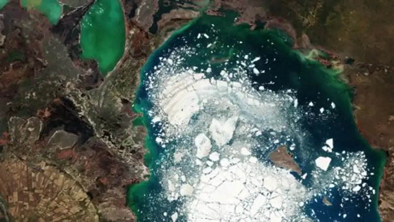 В Сети появился снимок озера Алаколь из космоса