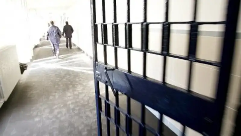 Ра&#1179;ымшылы&#1179;&#1179;а байланысты &#1178;аза&#1179;стан т&#1199;рмелерінен 25 адам шы&#1179;ты