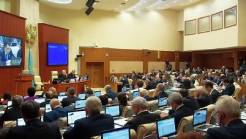 Мажилис одобрил в первом чтении поправки об ограничении госучастия в сфере бизнеса