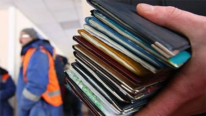 Полиция Алматы разъяснила порядок выдачи разрешений иностранным гражданам для работы в РК