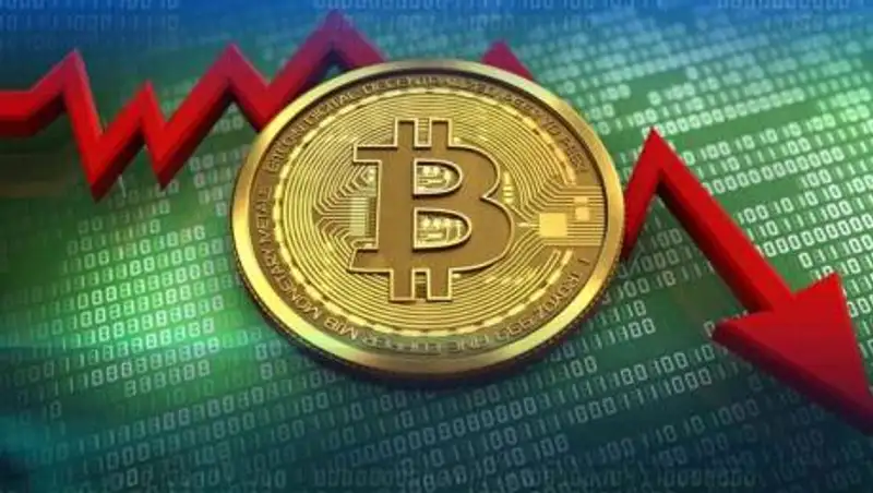 Биткоин упал и обрушил другие криптовалюты