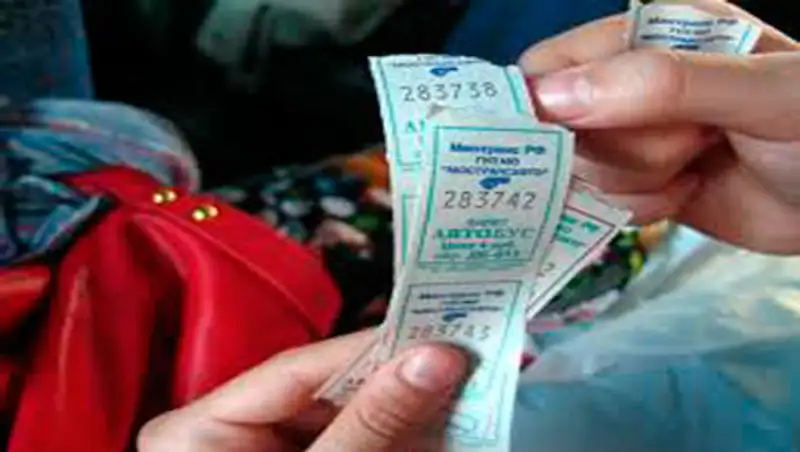 В Атырау перевозчики просят повысить тариф в городском транспорте с 50 до 103 тенге, фото - Новости Zakon.kz от 17.10.2014 15:30