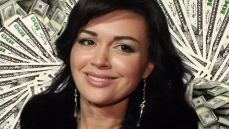 Директор Заворотнюк опроверг слухи о ее госпитализации