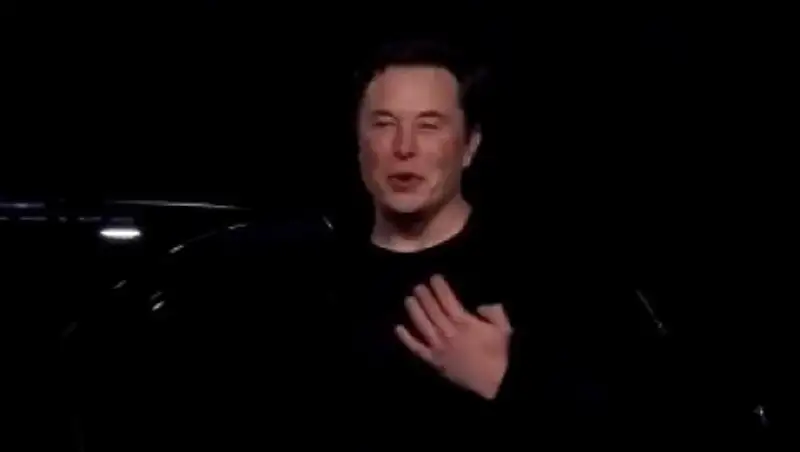 Илон Макс о возможности поставить зарядные станции в Казахстане