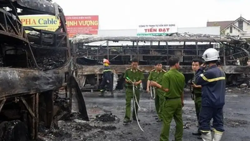 Тринадцать участников свадебного кортежа погибли в ДТП во Вьетнаме