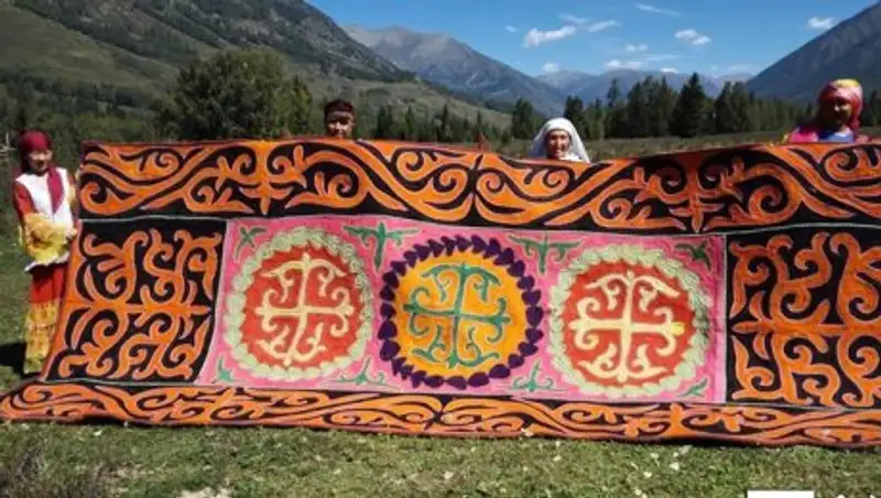 &#1178;аза&#1179;ты&#1187; оюлы сырма&#1171;ы &#1178;ытай еліндегі б&#1241;секеде топ жарды