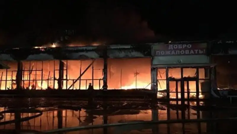 Названа вероятная причина пожаров двух торговых центров на Ямале