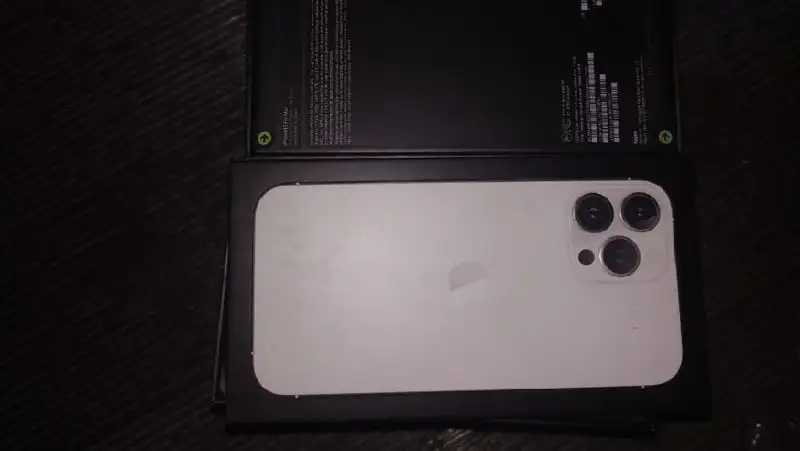 В Казахстане задержали крупную партию контрабандных смартфонов из Кыргызстана