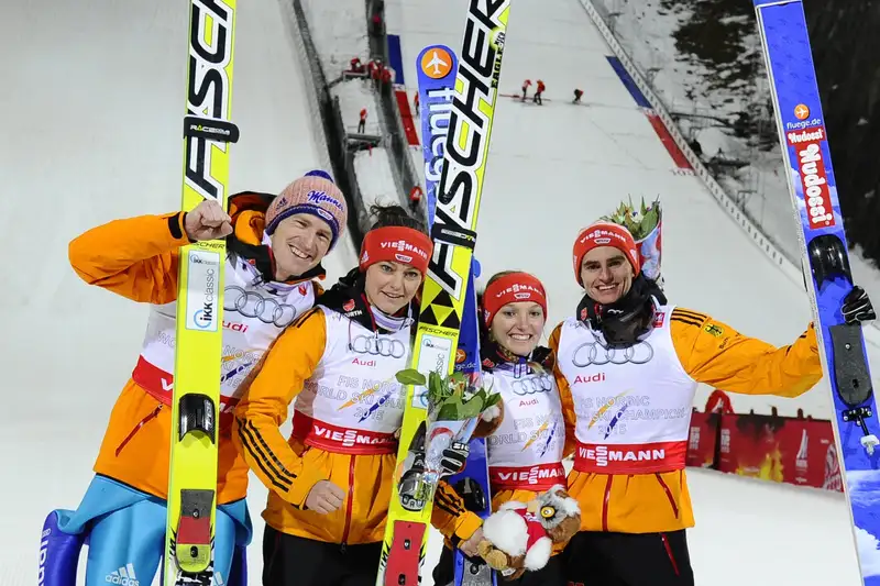 Нормальный трамплин, командное первенство (микст) – Германия (Карина Фогт, Рихард Фрайтаг, Катарина Альтхаус, Зеверин Фройнд), фото - Новости Zakon.kz от 02.03.2015 17:20