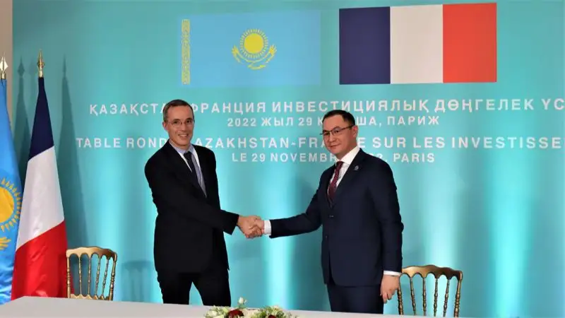 Казахстан и Франция подписали 25 документов по вопросам инвестиций на $3 млрд