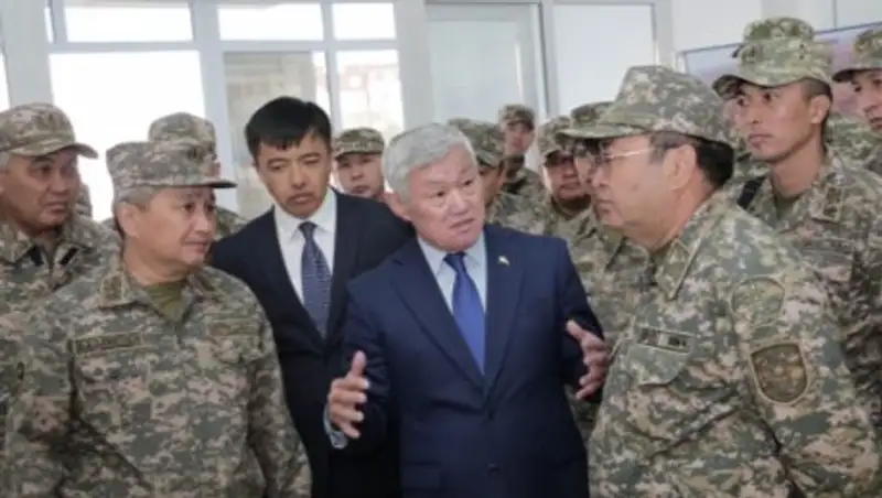В Актюбинской области с рабочей поездкой побывал министр обороны РК Сакен Жасузаков