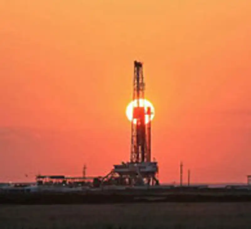 На «Тенгизе» есть возможность увеличить добычу нефти до 36 млн. тонн в год - Л.Киинов, фото - Новости Zakon.kz от 08.12.2011 17:48