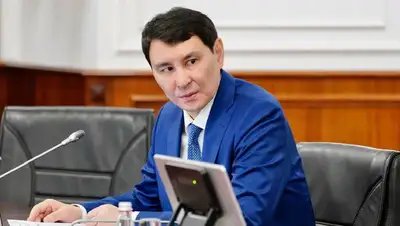 Министром финансов РК , фото - Новости Zakon.kz от 11.11.2022 17:19