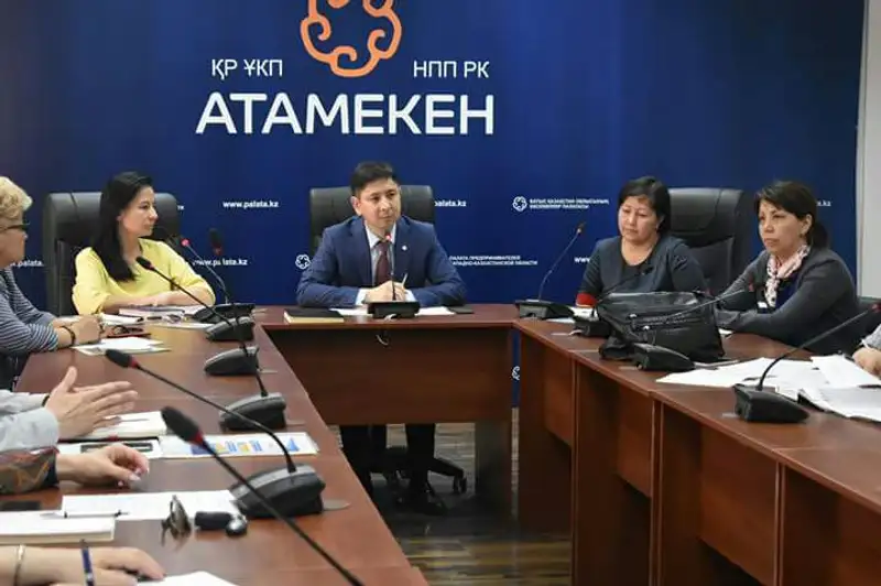 Встреча участников Клуба бухгалтеров, фото - Новости Zakon.kz от 10.05.2018 12:42