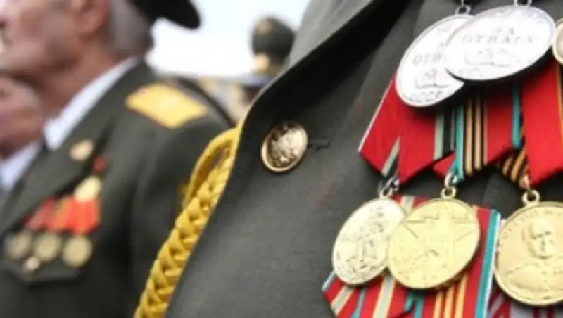 Ветеранам Актау вручили юбилейные медали к 70-летию Победы