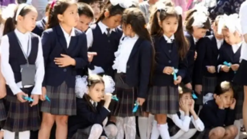 Покупать школьную форму у определенного производителя столичных школьников не заставят