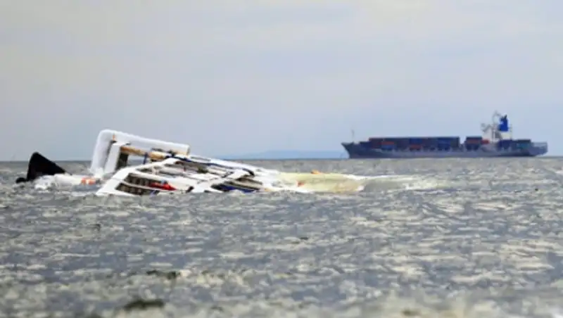 На Филиппинах перевернулся пассажирский паром