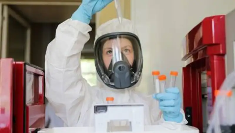 СМИ: ЕС планирует заблокировать поставки вакцины от COVID в Британию