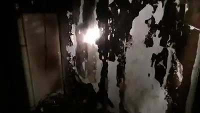 Пожар в микрорайонах Алматы, вскрытие решетки, фото - Новости Zakon.kz от 23.02.2022 22:53