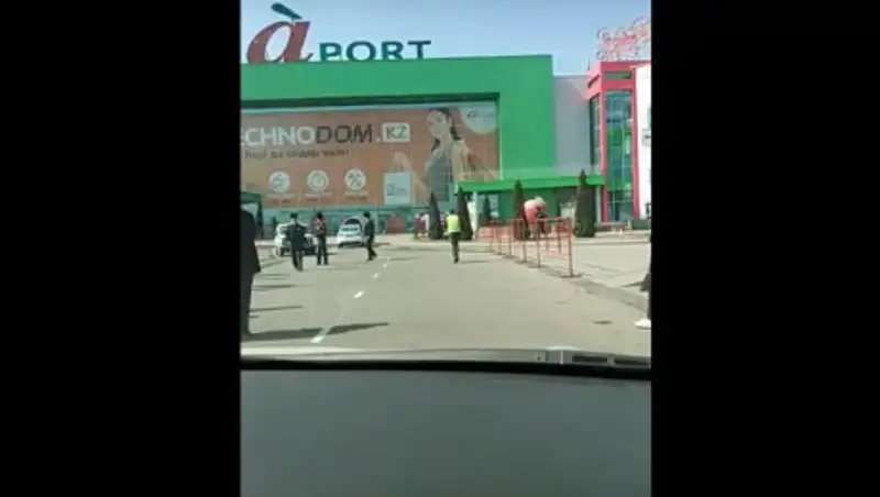 В Алматинской области эвакуировали посетителей крупнейшего ТРЦ