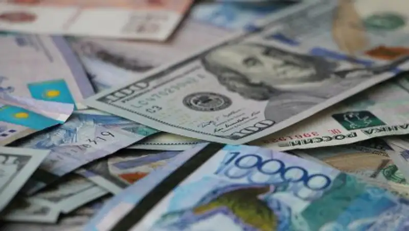 Доллар продолжает падать