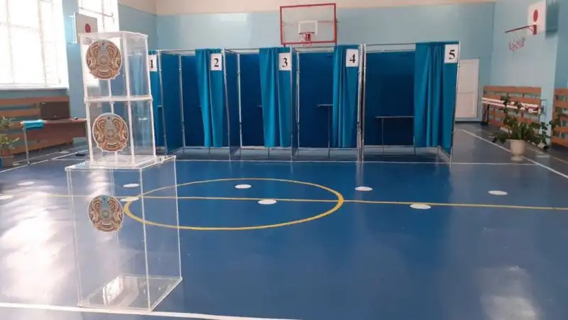 Избирательные участки закрылись на большей части Казахстана