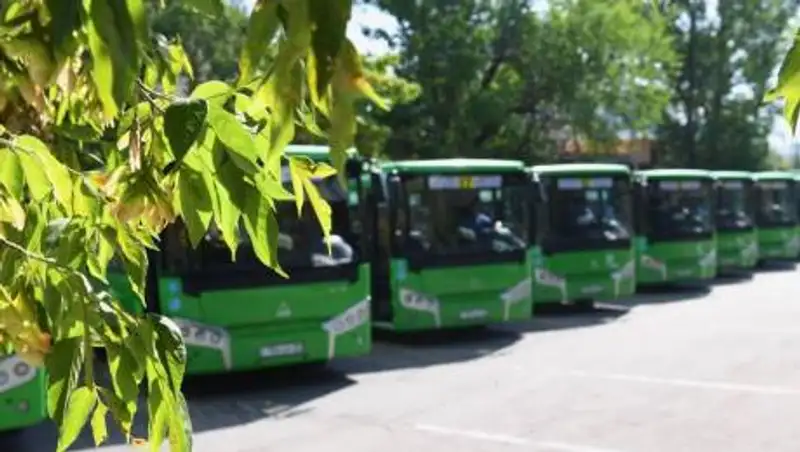 В автобусах Атырау внедрили Ashyq