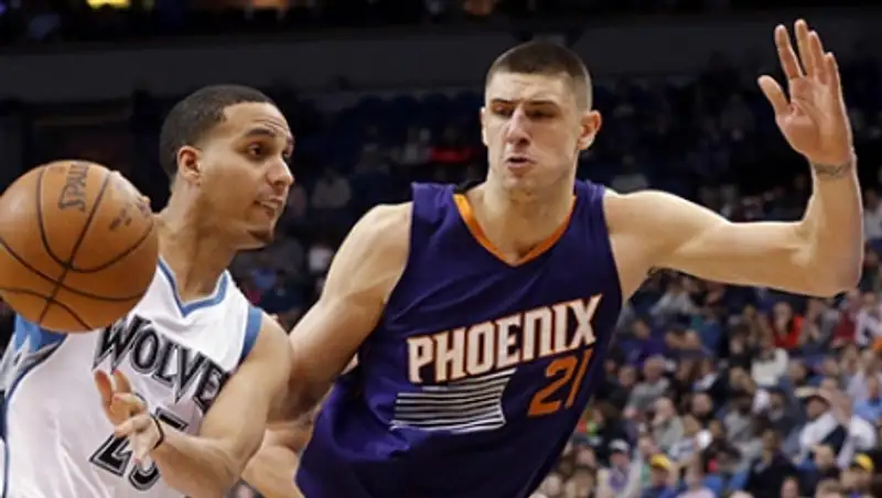 Украинский баскетболист заплатит 20 тысяч долларов за драку в матче НБА