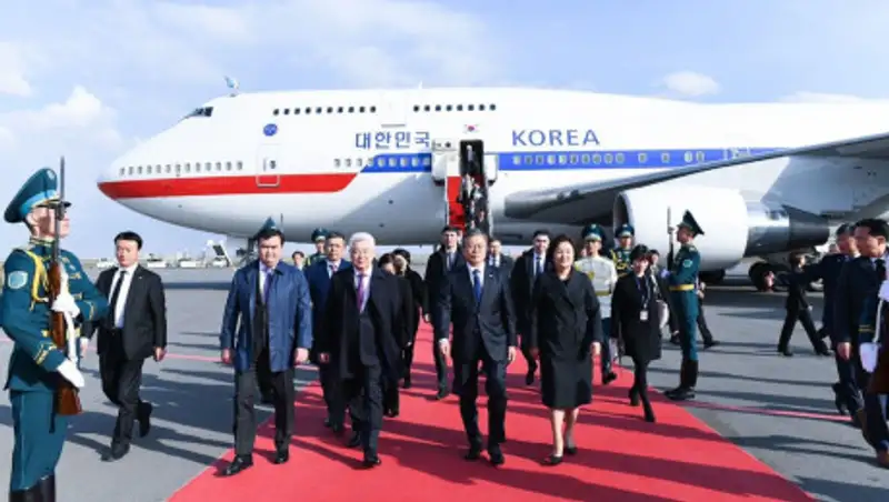 Президент Южной Кореи прибыл в столицу Казахстана