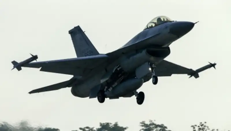 Истребитель ВВС Египта F-16 разбился во время учебного полета