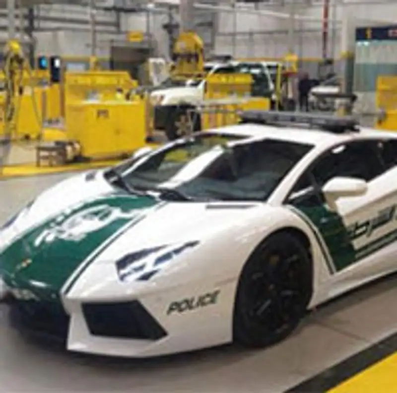 Полиции Дубая выдали Lamborghini Aventador, фото - Новости Zakon.kz от 11.04.2013 21:12