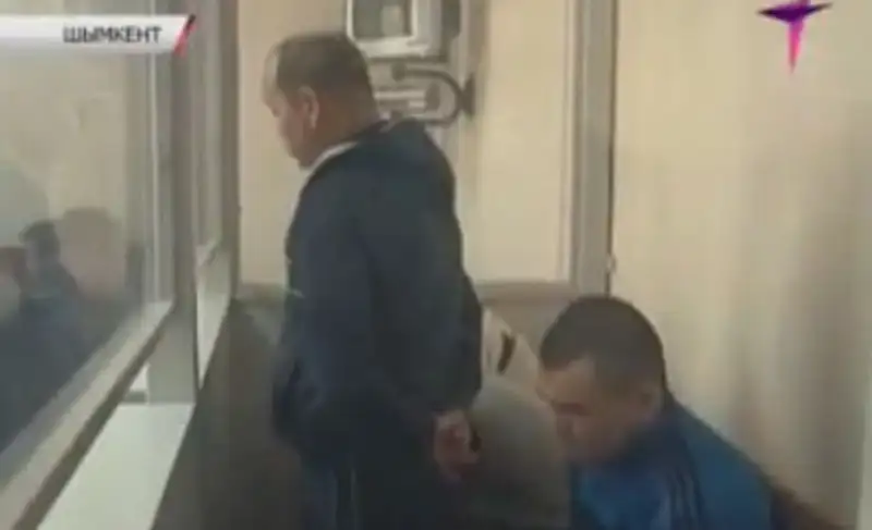 Шестерых жителей ЮКО судят за расправу над семьей бизнесмена, фото - Новости Zakon.kz от 13.11.2013 18:27