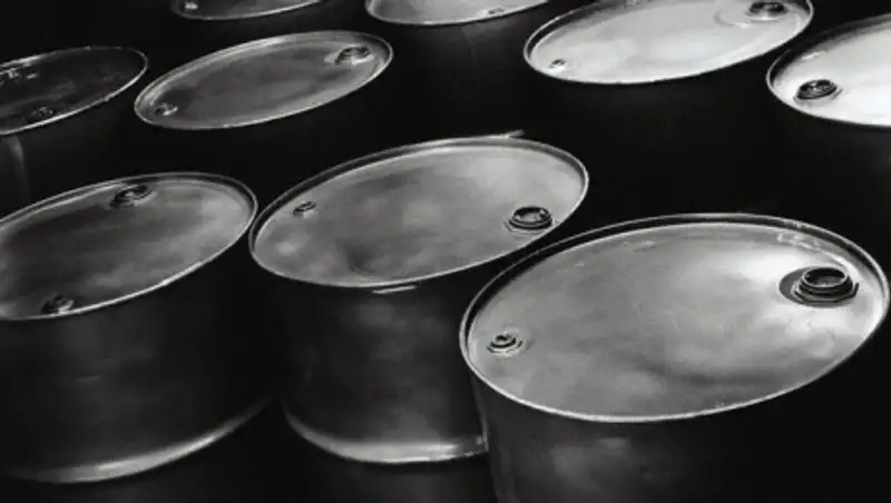 В Актобе двое мужчин задержаны за кражу 23 тонн дизельного топлива с базы аэропорта