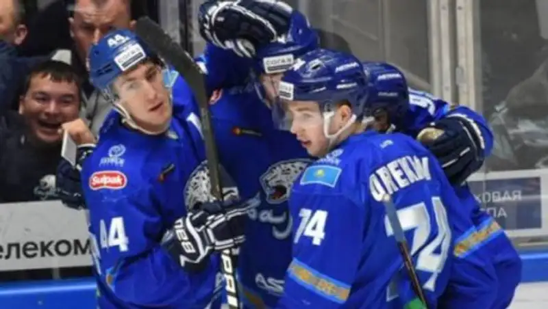 "Барыс" переиграл "Сибирь" в матче КХЛ