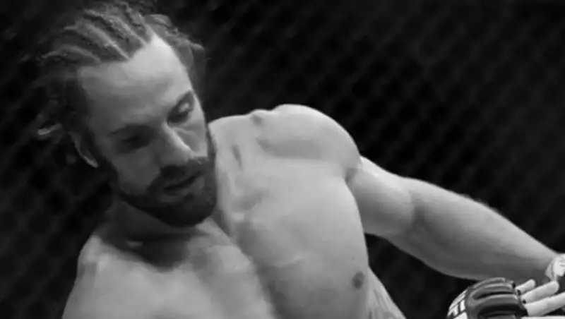 Умер проведший несколько дней в коме боец UFC