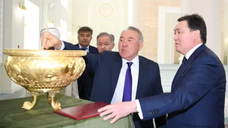Елбасы посетил новую столичную мечеть