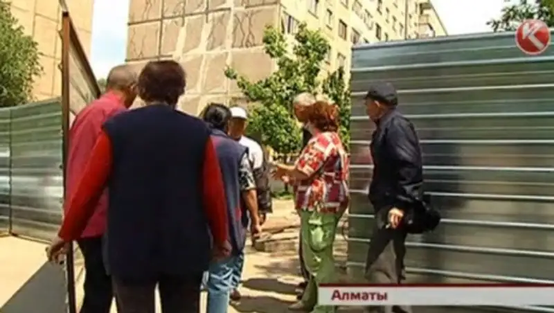 В центре Алматы снова скандалят из-за стройки