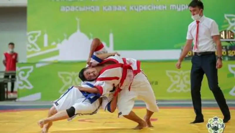 В Алматы прошел турнир по казакша курес среди прихожан мечетей