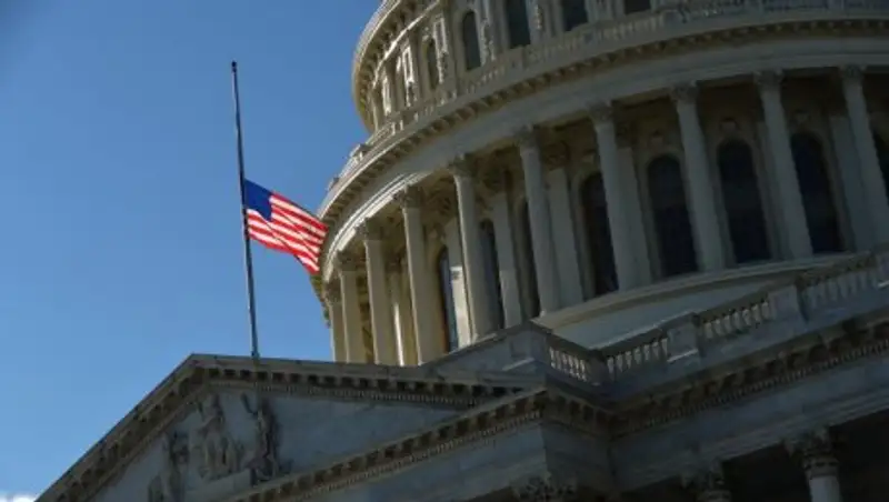 Обама приказал приспустить флаги после теракта в Ницце