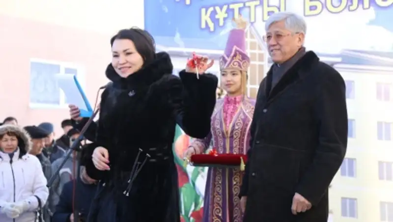 В Талдыкоргане 60 врачей и медсестер получили ключи от квартир
