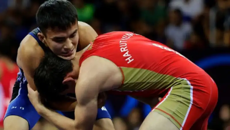 Названы победители молодежного чемпионата Казахстана по вольной борьбе